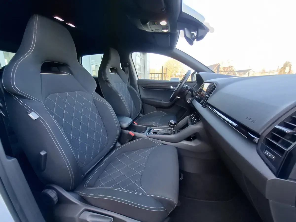 1.5 TSI ACT Sportline Business | Android/Apple Carplay | Adaptive Cruise Control | LMV 18" | Achteruitrijcamera | PDC V+A | Elektrische kofferbak | Climate control