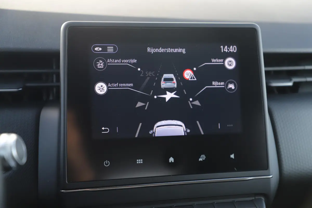 1.6 E-Tech Hybrid 140 Business Zen Automaat 16 inch LMV Navigatie Carplay Android Airco Cruise Control LED Rijstrooksensor Parkeersensor