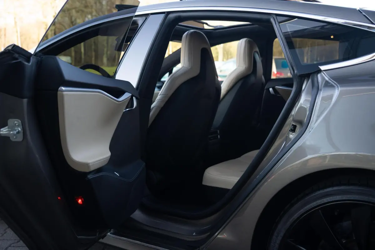 Facelift|Free SuperCharge|Panoramadak|BTW|21 inch Turbine|SOH 93|Leder|Titanium|Org. NL|2 eig.|Dealer Onderhouden