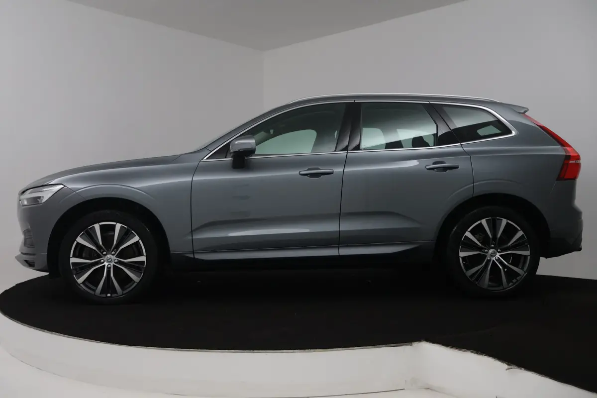2.0 T5 AWD Momentum (TREKHAAK, STOELVERWARMING, ELEKTR STOELEN, CRUISE CONTROL, PARKEERSENSOREN)