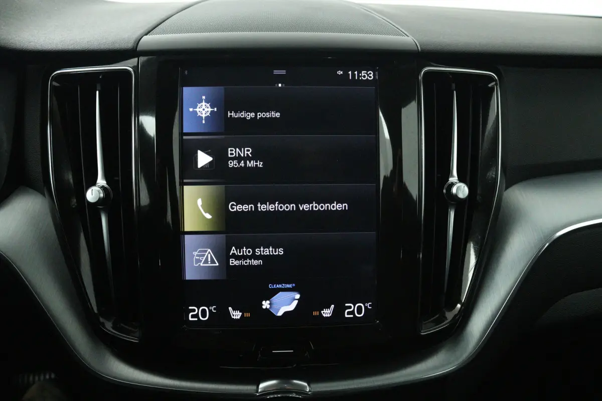 2.0 T5 AWD Momentum (TREKHAAK, STOELVERWARMING, ELEKTR STOELEN, CRUISE CONTROL, PARKEERSENSOREN)