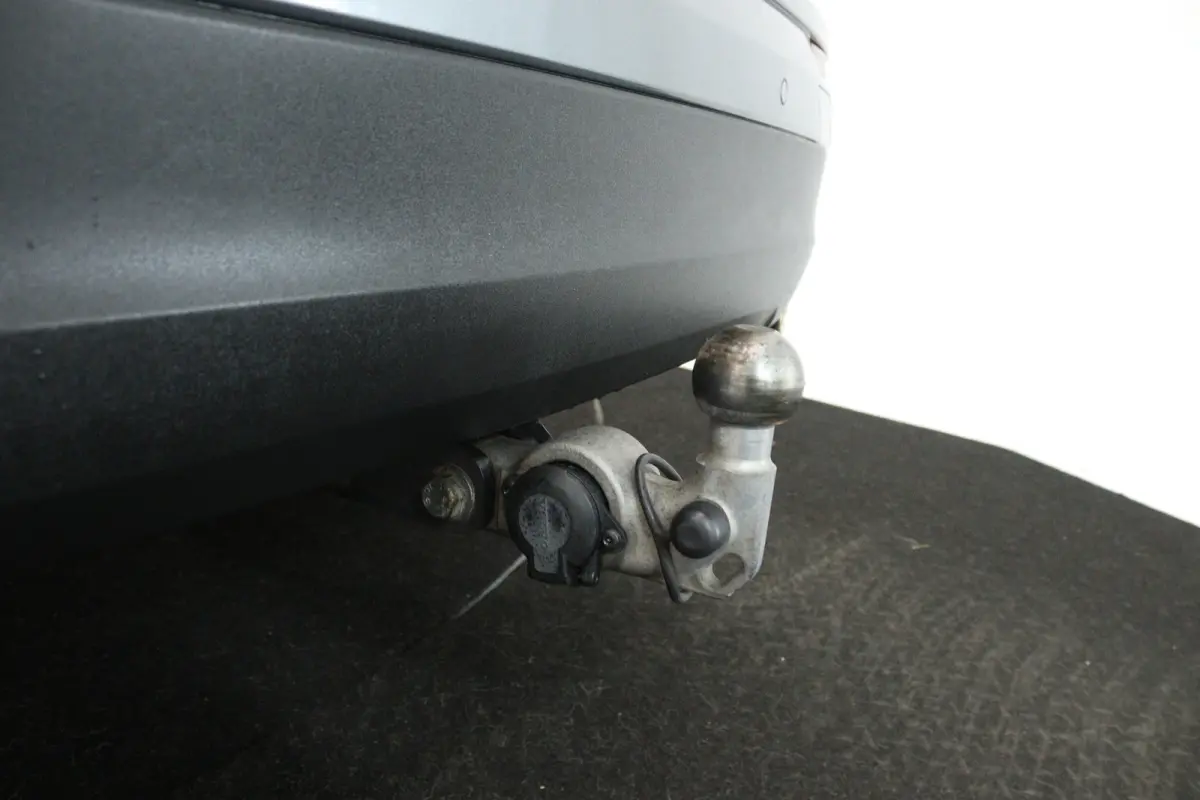 2.0 T5 AWD Momentum (TREKHAAK, STOELVERWARMING, ELEKTR STOELEN, CRUISE CONTROL, PARKEERSENSOREN)