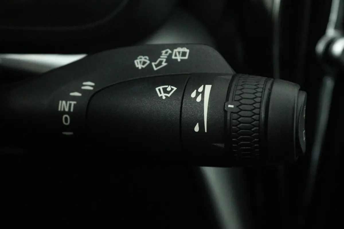 2.0 T5 AWD Momentum (TREKHAAK, STOELVERWARMING, ELEKTR STOELEN, CRUISE CONTROL, PARKEERSENSOREN)