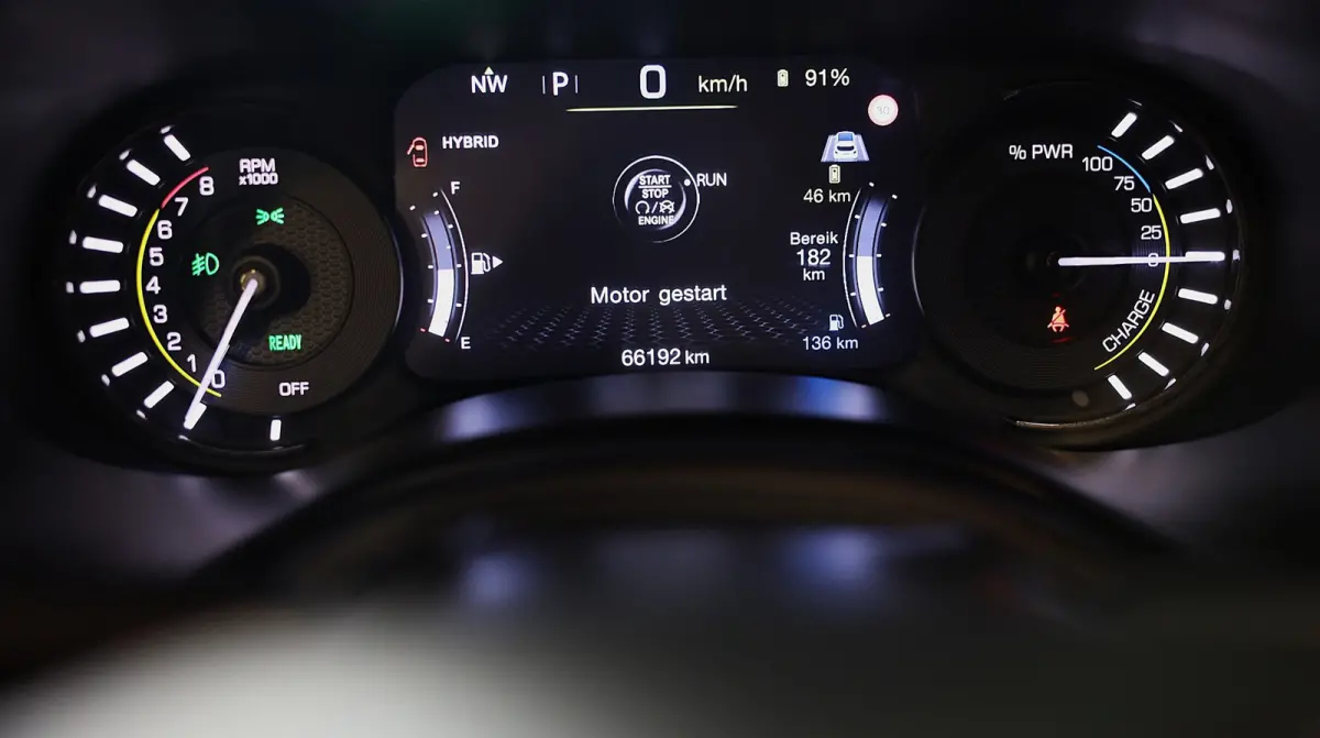 4xe 240 Plug-in Hybrid Electric S / Aut / Navi / Cruise / Camera / Leder / Open Panoramadak / Led / Pdc / 19 Inch
