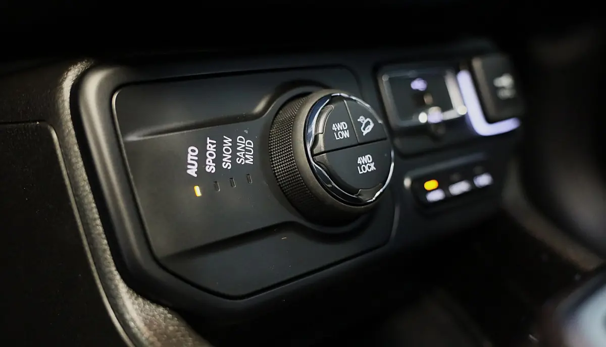 4xe 240 Plug-in Hybrid Electric S / Aut / Navi / Cruise / Camera / Leder / Open Panoramadak / Led / Pdc / 19 Inch