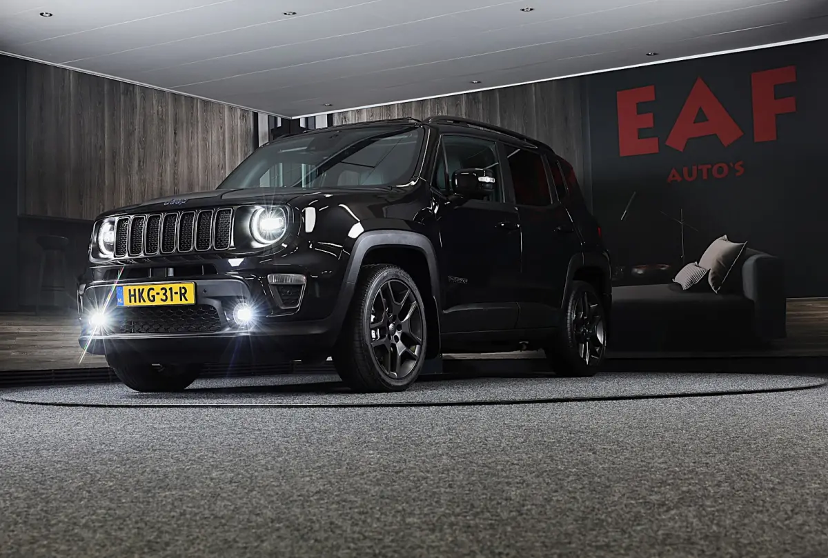 4xe 240 Plug-in Hybrid Electric S / Aut / Navi / Cruise / Camera / Leder / Open Panoramadak / Led / Pdc / 19 Inch