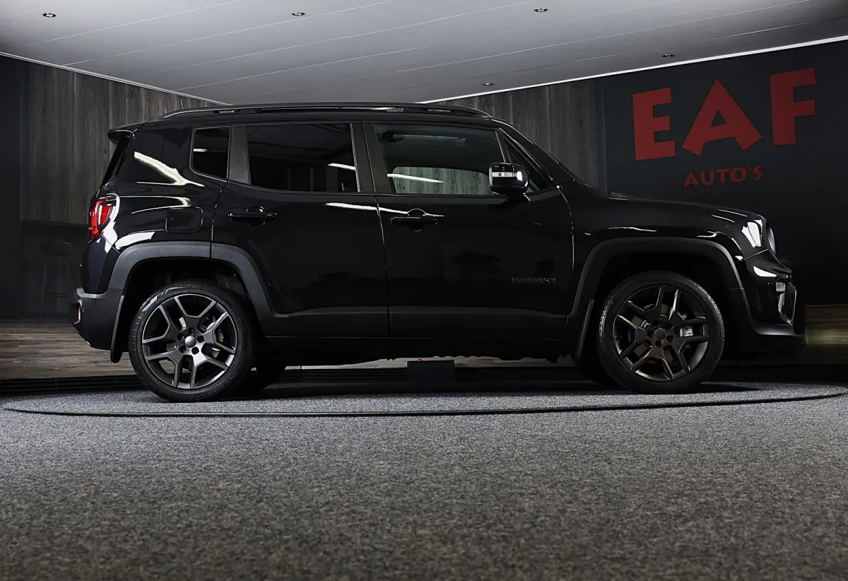 4xe 240 Plug-in Hybrid Electric S / Aut / Navi / Cruise / Camera / Leder / Open Panoramadak / Led / Pdc / 19 Inch