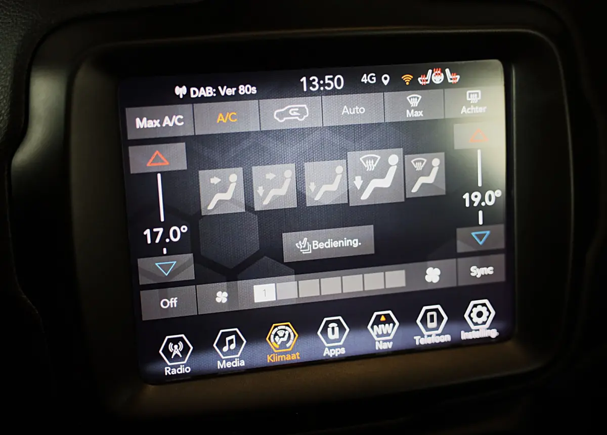 4xe 240 Plug-in Hybrid Electric S / Aut / Navi / Cruise / Camera / Leder / Open Panoramadak / Led / Pdc / 19 Inch