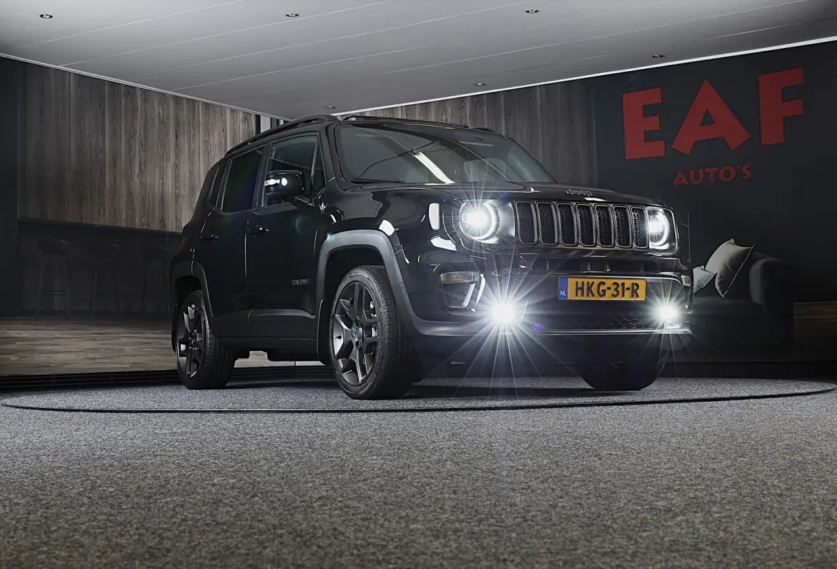 4xe 240 Plug-in Hybrid Electric S / Aut / Navi / Cruise / Camera / Leder / Open Panoramadak / Led / Pdc / 19 Inch