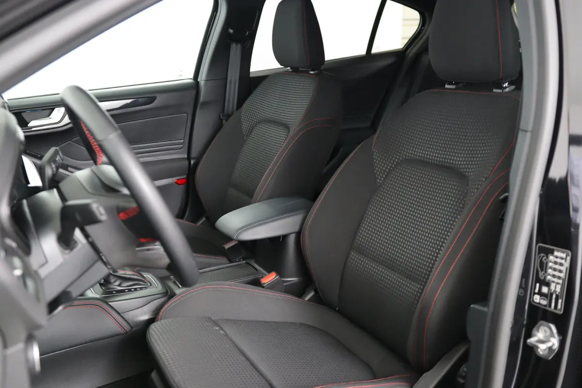 1.0 EcoBoost 155pk Hybrid ST Line X Automaat | B&O | Stoel-/Stuurverwarming | Camera | Climate Control | Keyless | Extra getint glas | Led