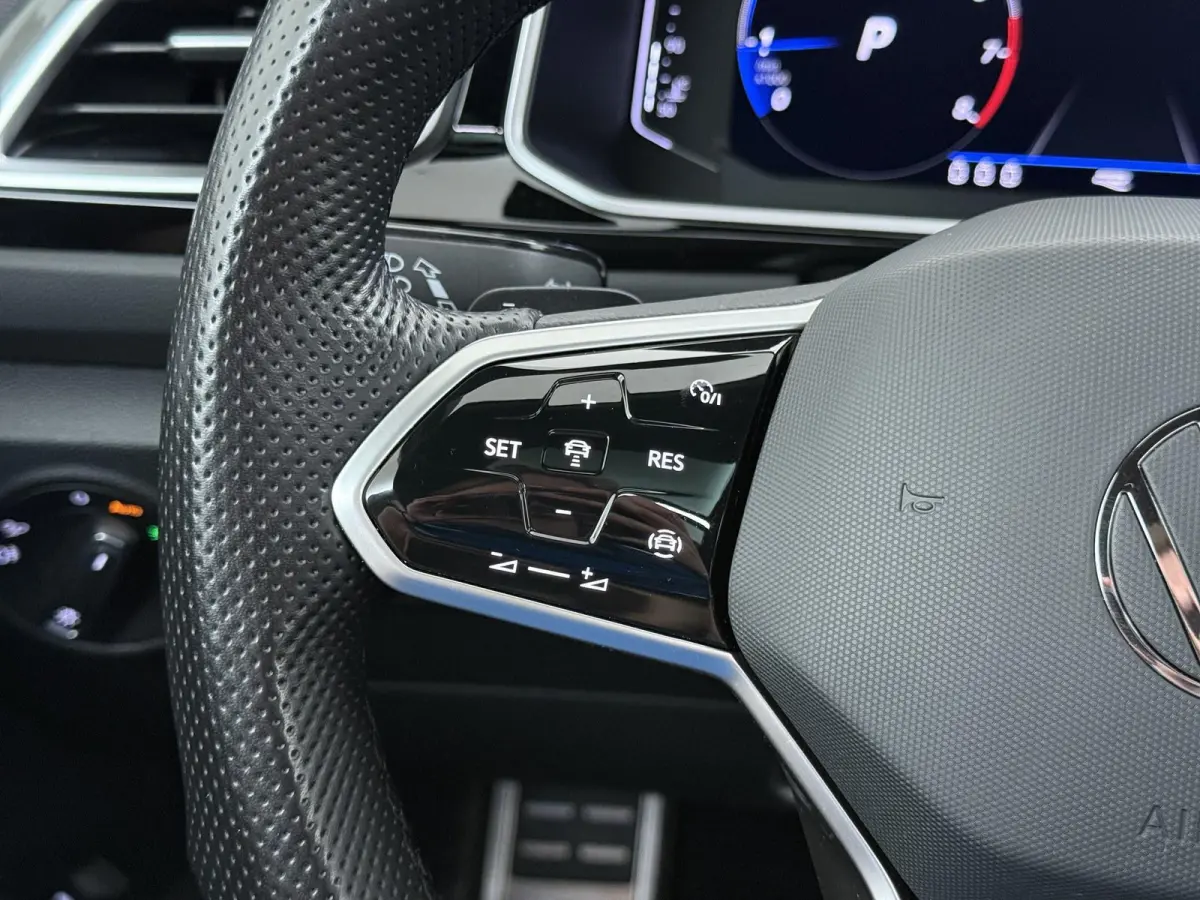 1.5 TSI R-Line Business+