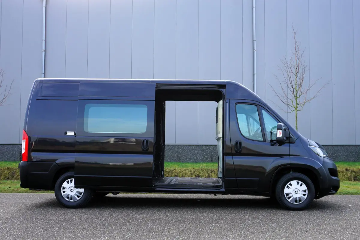 335 2.2 BlueHDi 165 L3H2 Premium in topstaat |2x schuifdeur |Standkachel |Luchtvering |2x airbag |Camera |Cruise |Navi |1e eigenaar |3500 KG |165 pk