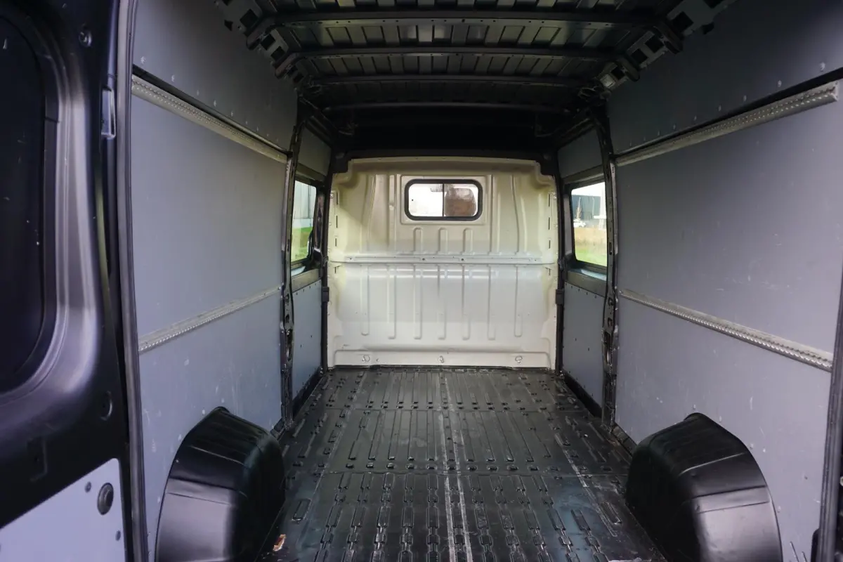 335 2.2 BlueHDi 165 L3H2 Premium in topstaat |2x schuifdeur |Standkachel |Luchtvering |2x airbag |Camera |Cruise |Navi |1e eigenaar |3500 KG |165 pk