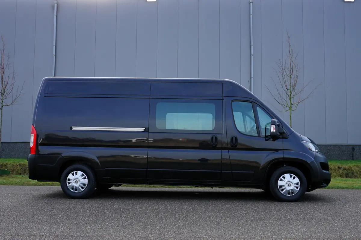 335 2.2 BlueHDi 165 L3H2 Premium in topstaat |2x schuifdeur |Standkachel |Luchtvering |2x airbag |Camera |Cruise |Navi |1e eigenaar |3500 KG |165 pk