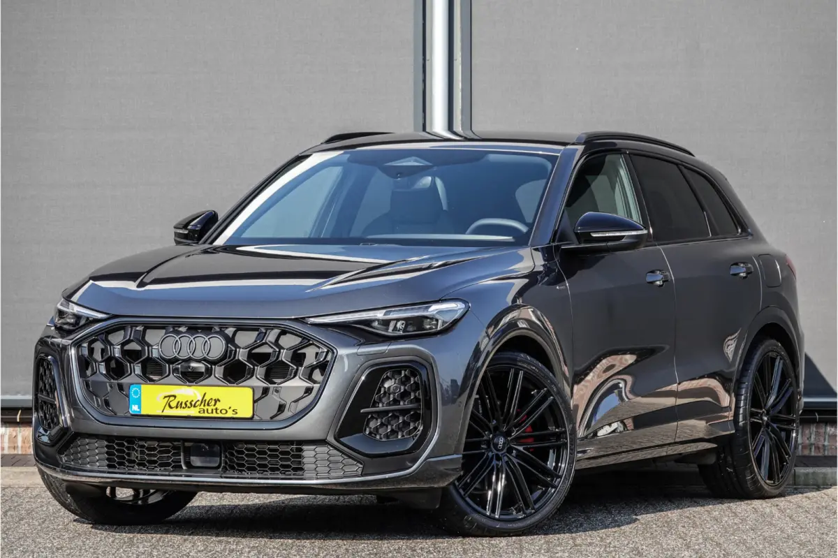 e-hybrid 367Pk | Quattro | Luchtvering | S-Line | MMI Bijrijdersdisplay | Tech Plus | 360° Camera | Trekhaak | 22'' | Daytona Grey