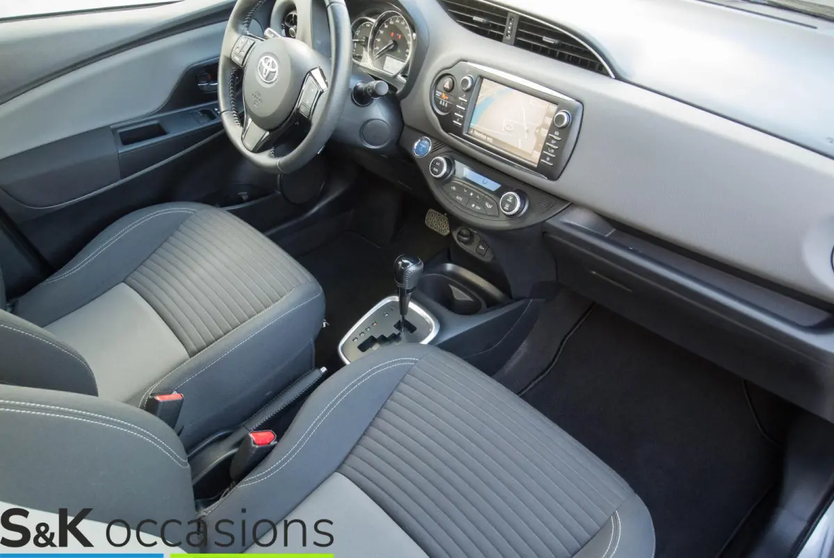 1.5 Hybrid Navi PDC tot 10 jaar garantie