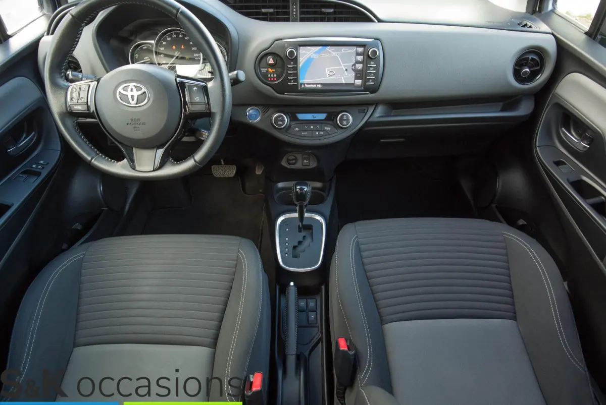 1.5 Hybrid Navi PDC tot 10 jaar garantie