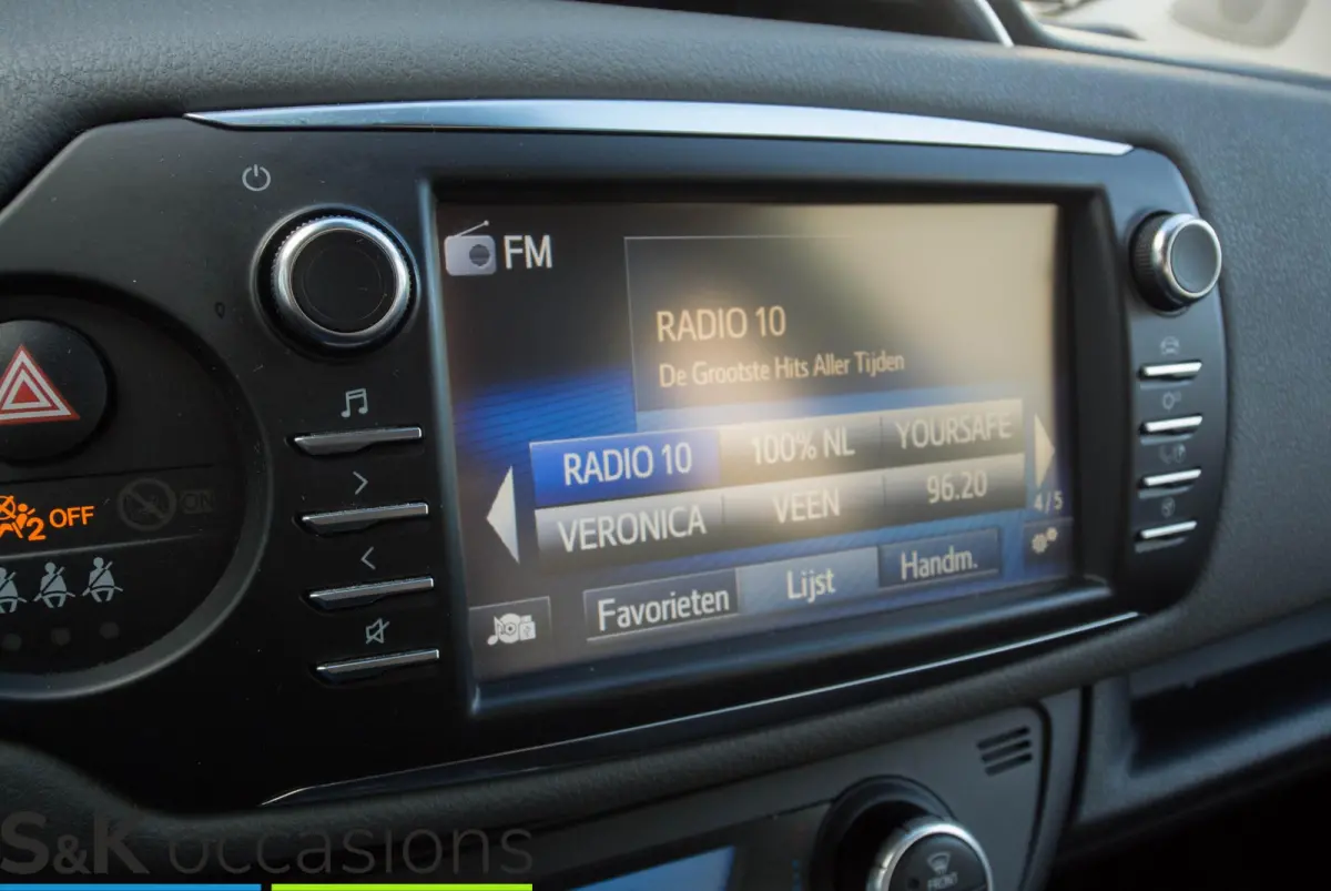1.5 Hybrid Navi PDC tot 10 jaar garantie