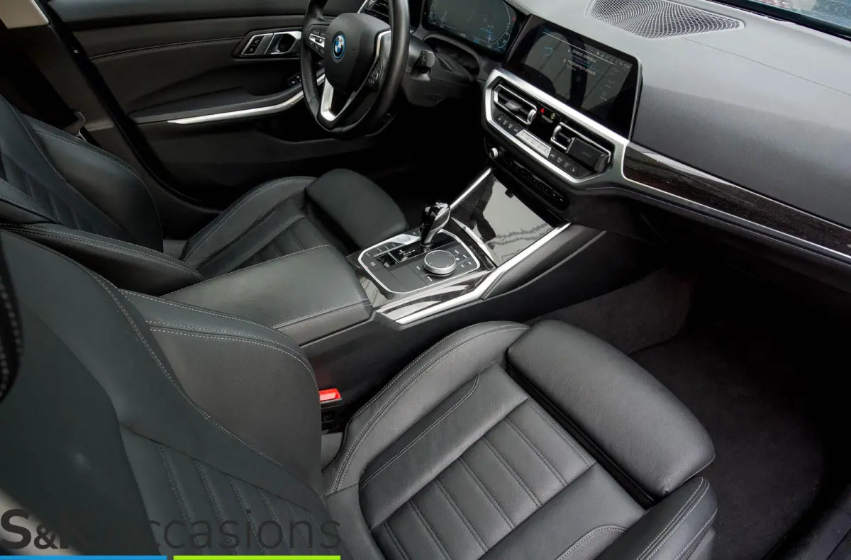 330e xDrive Pano Led Leder Business Edition Plus