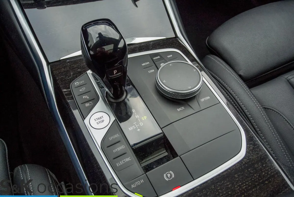 330e xDrive Pano Led Leder Business Edition Plus