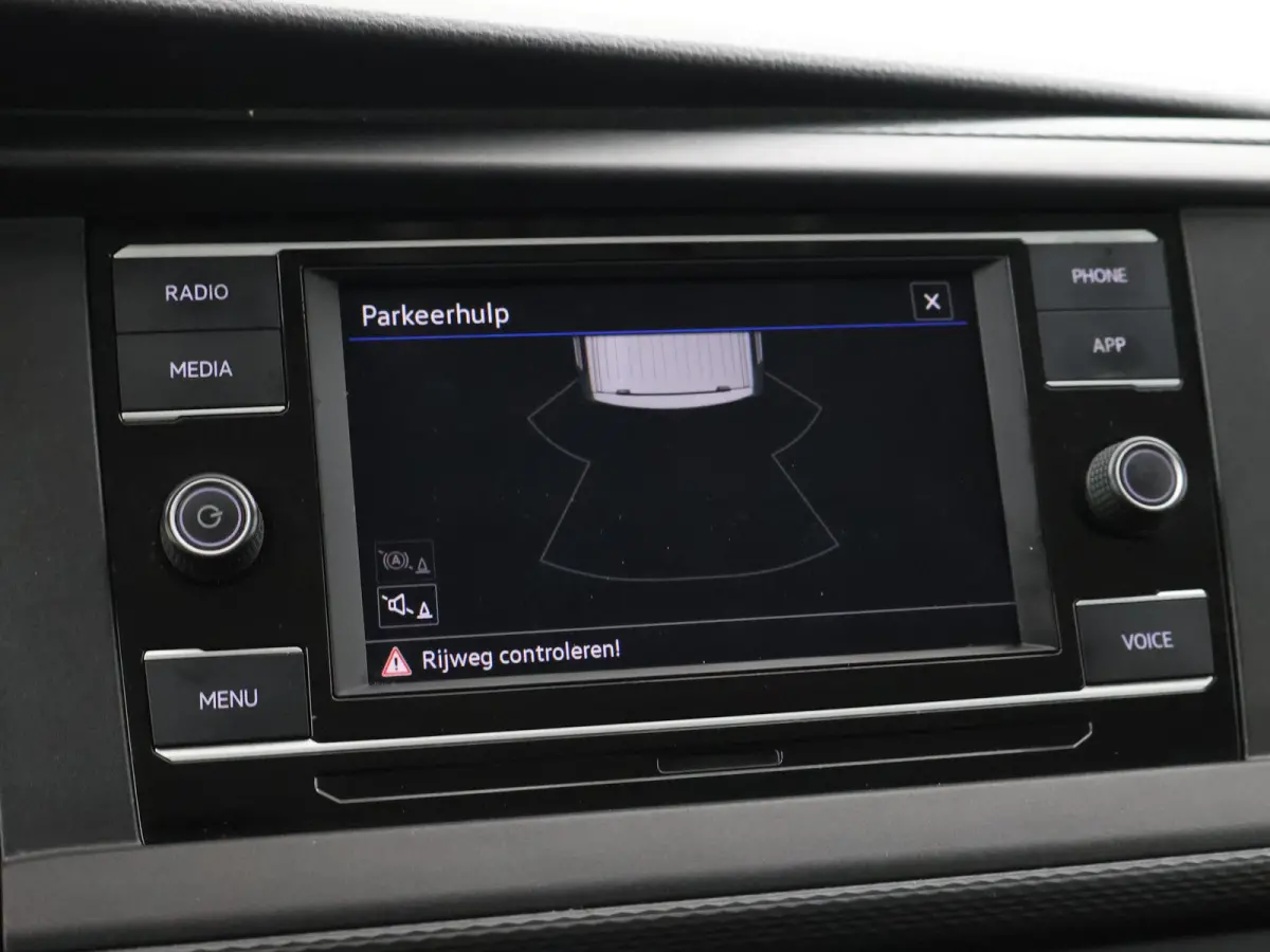 T6.1 2.0 TDI DUBBEL CABINE L2H1 + COMFORTSTOELEN | TREKHAAK | APPLE CARPLAY | CRUISE CONTROL