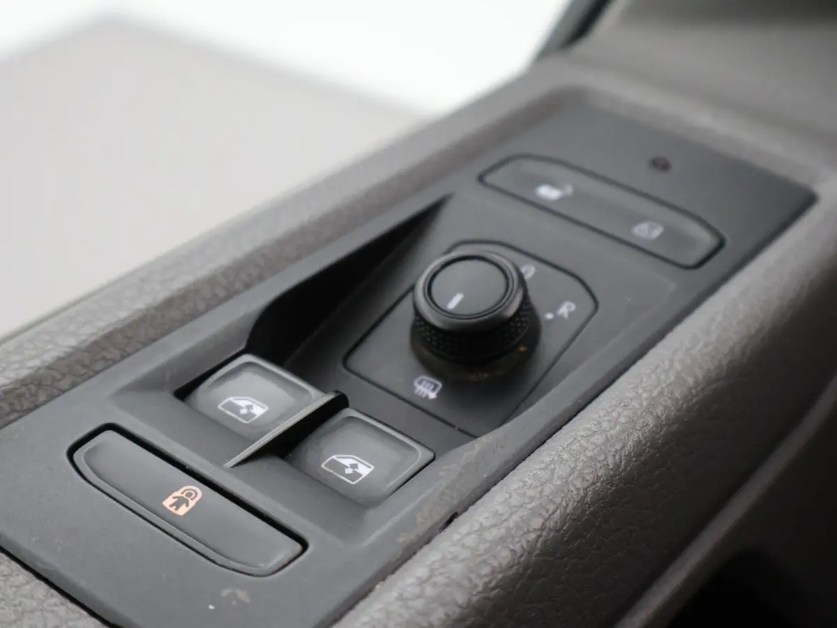 T6.1 2.0 TDI DUBBEL CABINE L2H1 + COMFORTSTOELEN | TREKHAAK | APPLE CARPLAY | CRUISE CONTROL