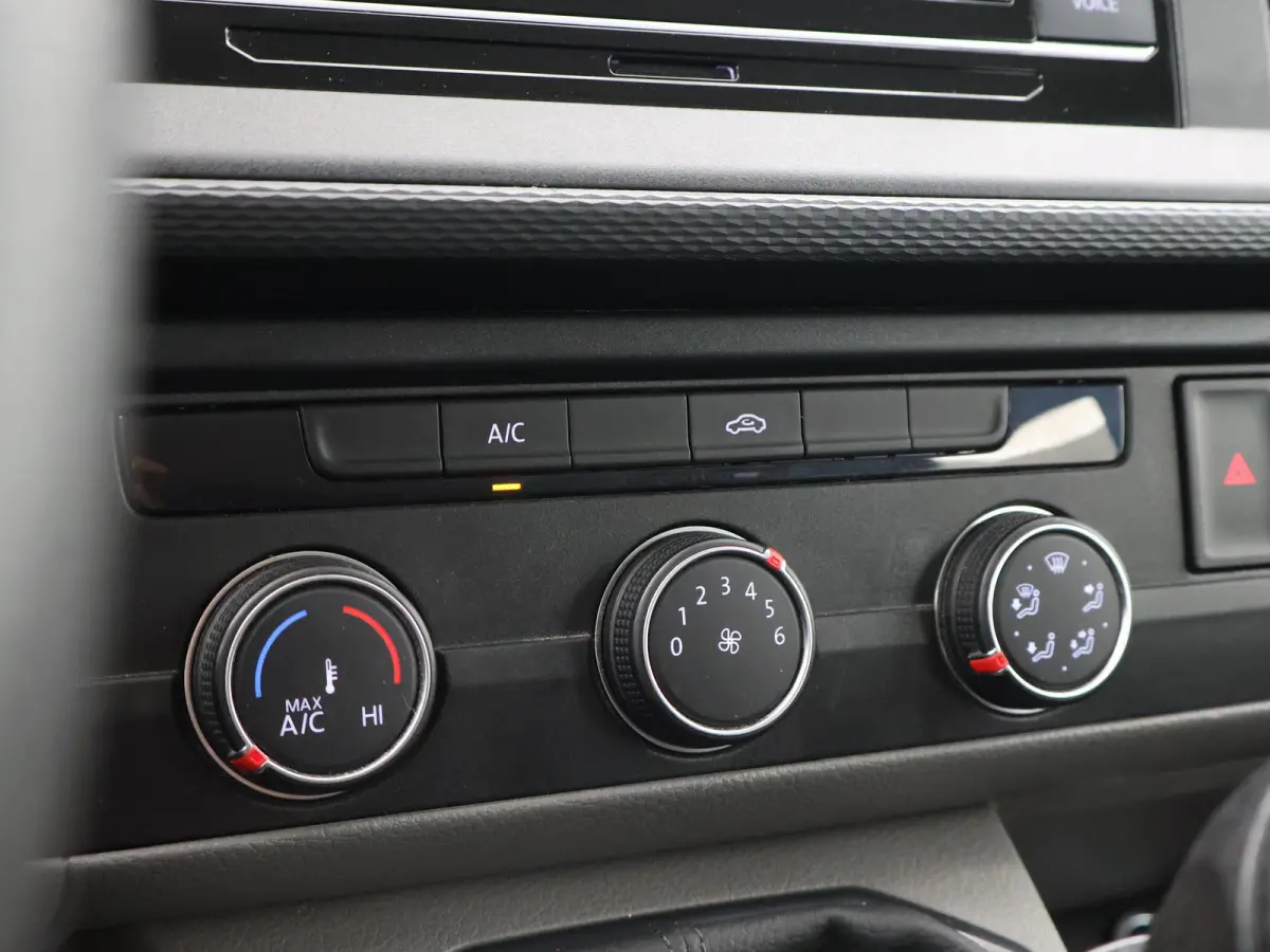 T6.1 2.0 TDI DUBBEL CABINE L2H1 + COMFORTSTOELEN | TREKHAAK | APPLE CARPLAY | CRUISE CONTROL