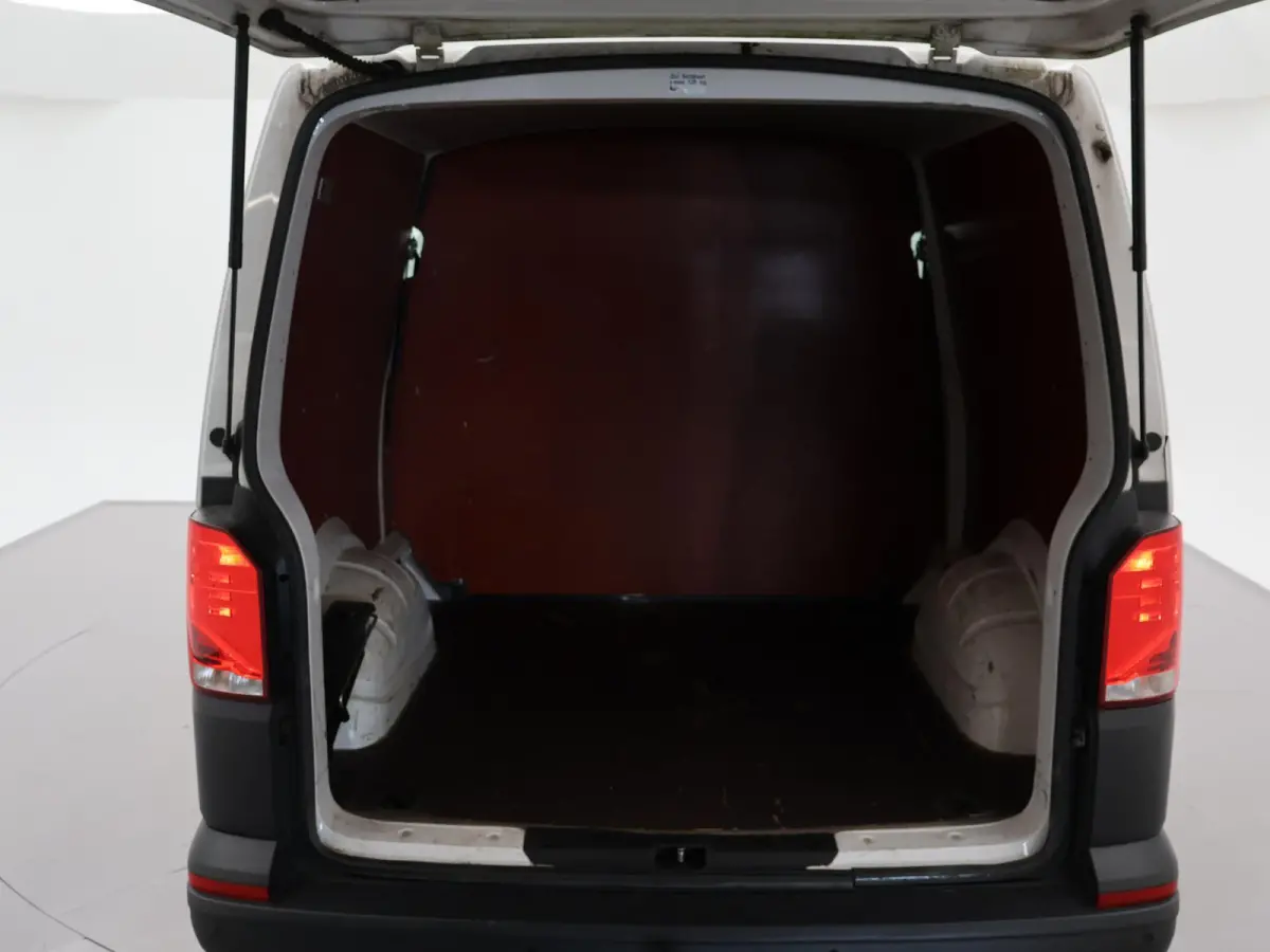 T6.1 2.0 TDI DUBBEL CABINE L2H1 + COMFORTSTOELEN | TREKHAAK | APPLE CARPLAY | CRUISE CONTROL