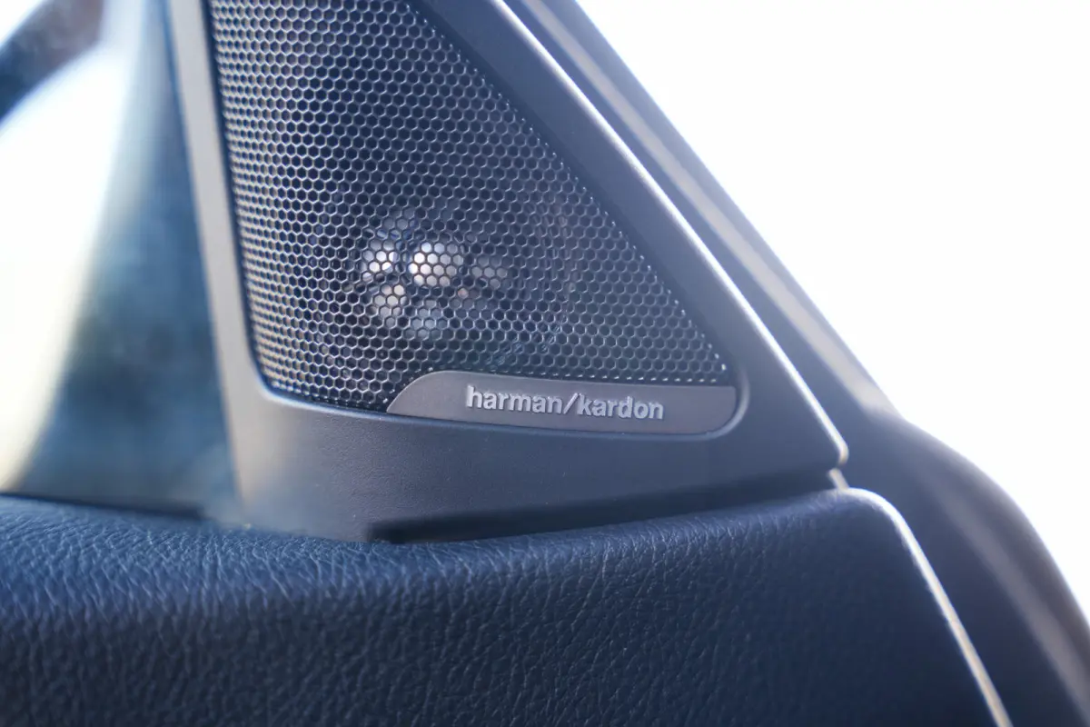 430i 252 pk High Executive M-Sportpakket / Frozen-Grey/ Led-Koplamp/ Schuif-Dak/ Head-Up/ Harman&Kardon/ Stoelverw./  Groot-Navi 19''LMV
