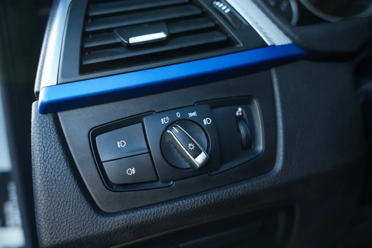 430i 252 pk High Executive M-Sportpakket / Frozen-Grey/ Led-Koplamp/ Schuif-Dak/ Head-Up/ Harman&Kardon/ Stoelverw./  Groot-Navi 19''LMV