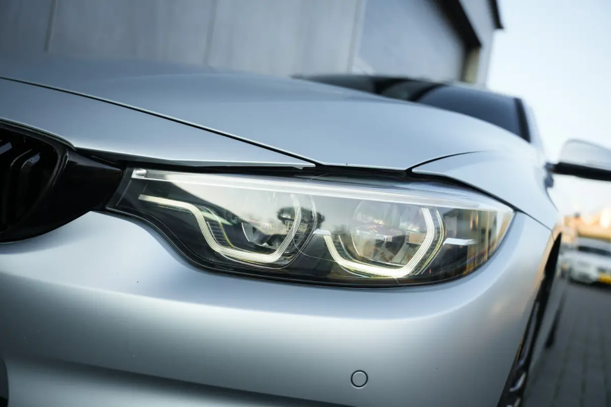 430i 252 pk High Executive M-Sportpakket / Frozen-Grey/ Led-Koplamp/ Schuif-Dak/ Head-Up/ Harman&Kardon/ Stoelverw./  Groot-Navi 19''LMV