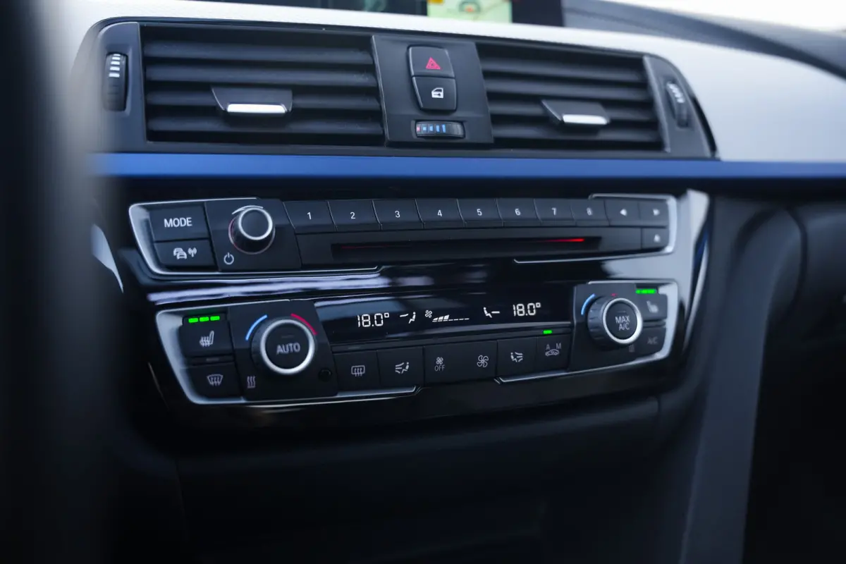 430i 252 pk High Executive M-Sportpakket / Frozen-Grey/ Led-Koplamp/ Schuif-Dak/ Head-Up/ Harman&Kardon/ Stoelverw./  Groot-Navi 19''LMV