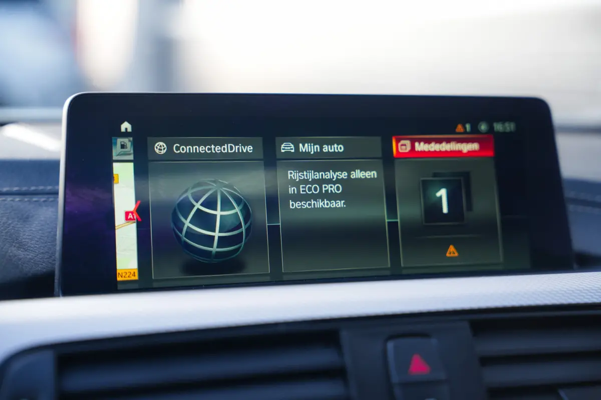 430i 252 pk High Executive M-Sportpakket / Frozen-Grey/ Led-Koplamp/ Schuif-Dak/ Head-Up/ Harman&Kardon/ Stoelverw./  Groot-Navi 19''LMV