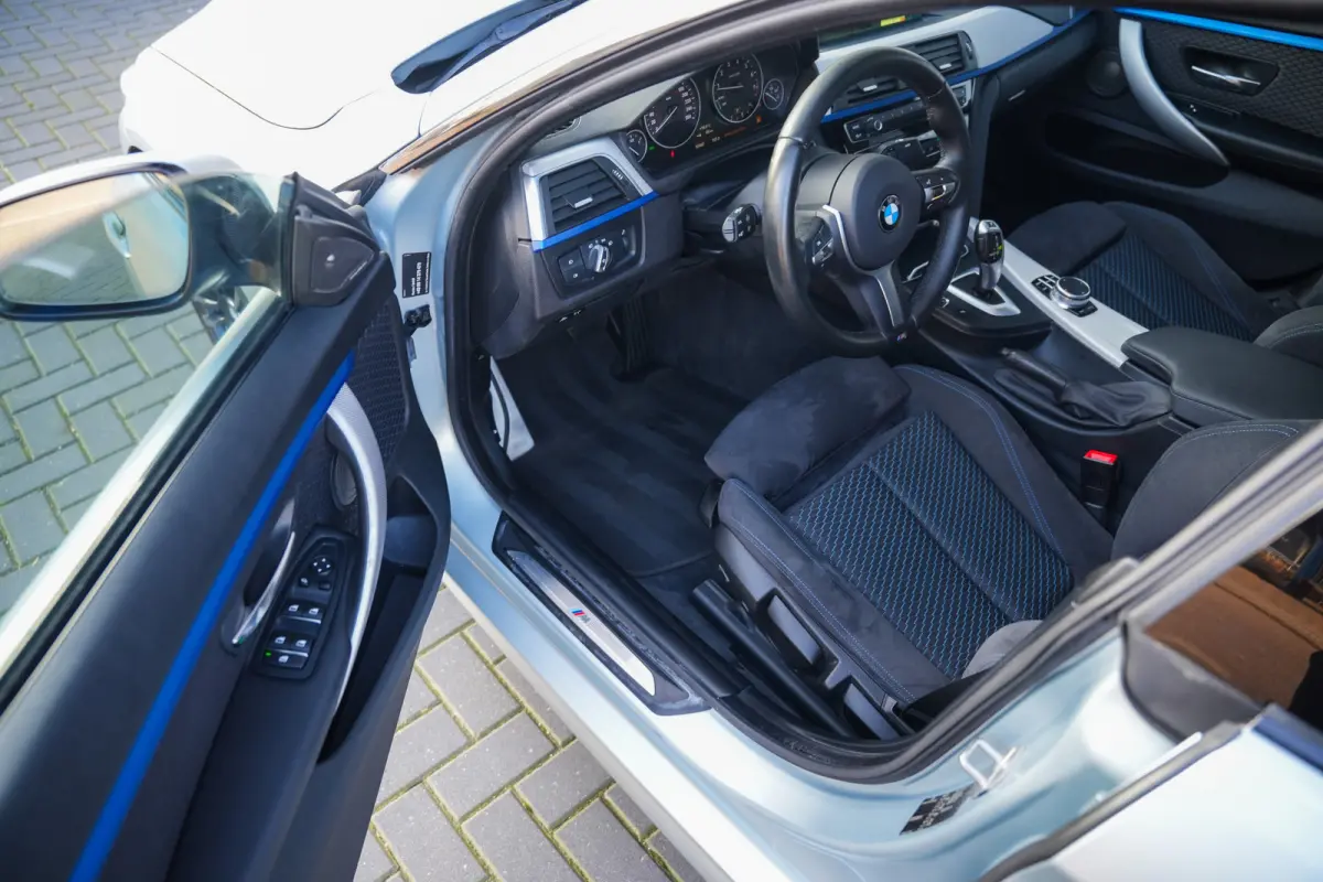430i 252 pk High Executive M-Sportpakket / Frozen-Grey/ Led-Koplamp/ Schuif-Dak/ Head-Up/ Harman&Kardon/ Stoelverw./  Groot-Navi 19''LMV