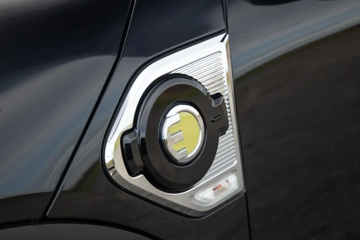 1.5 Cooper ALL4 Essential CAMERA / NAVI / CARPLAY / AIRCO / ZWART / STOELVERWARMING