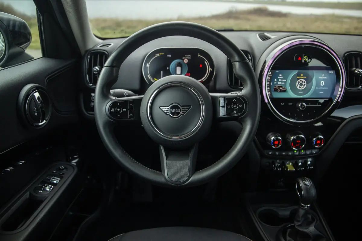 1.5 Cooper ALL4 Essential CAMERA / NAVI / CARPLAY / AIRCO / ZWART / STOELVERWARMING