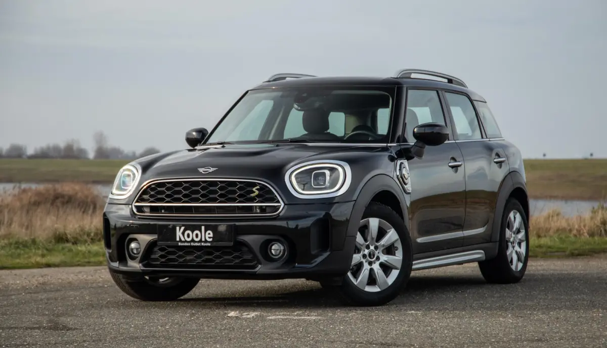1.5 Cooper ALL4 Essential CAMERA / NAVI / CARPLAY / AIRCO / ZWART / STOELVERWARMING