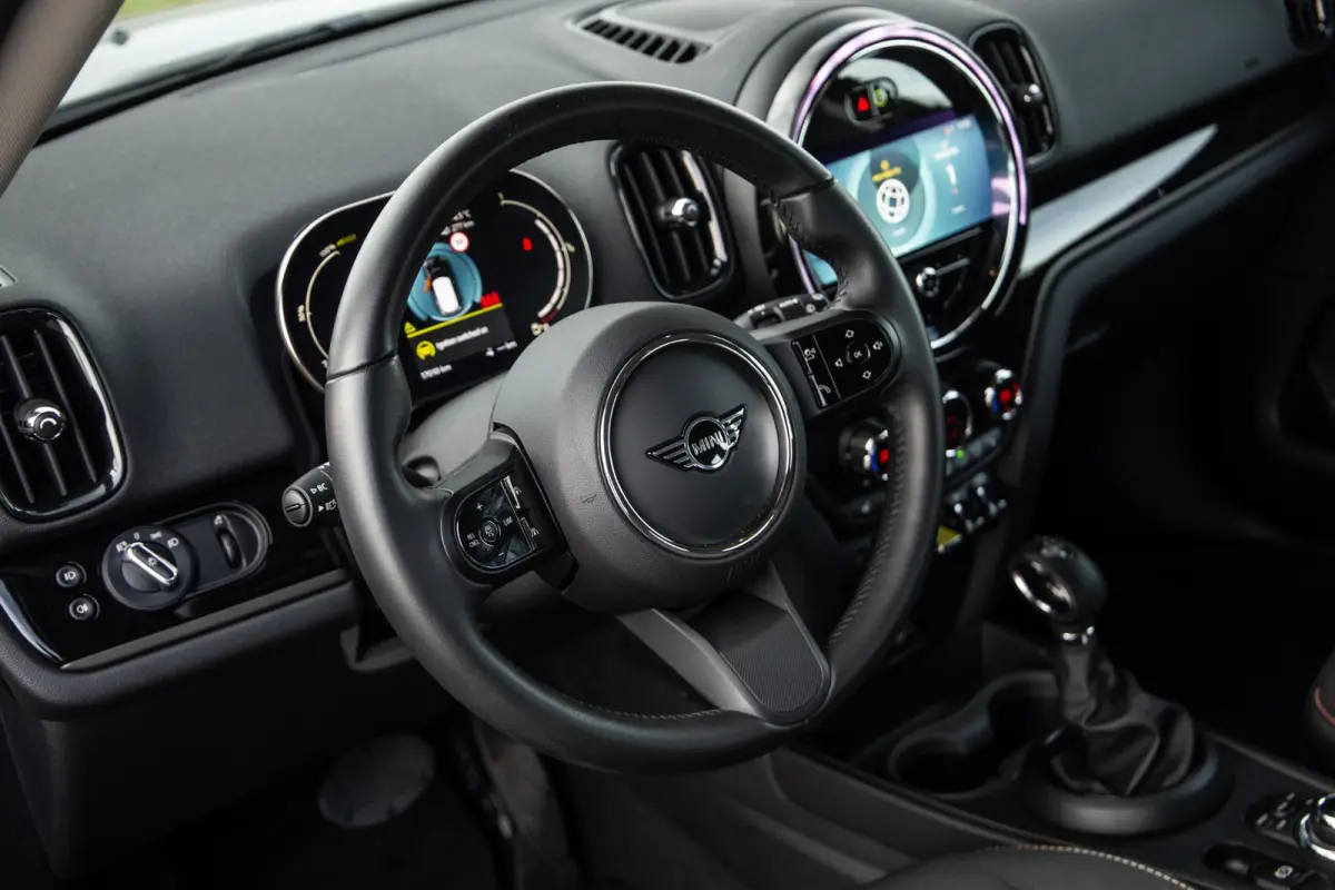 1.5 Cooper ALL4 Essential CAMERA / NAVI / CARPLAY / AIRCO / ZWART / STOELVERWARMING