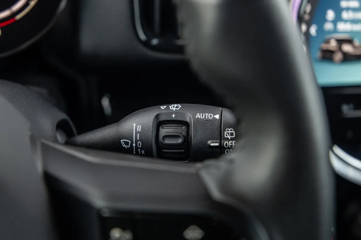 1.5 Cooper ALL4 Essential CAMERA / NAVI / CARPLAY / AIRCO / ZWART / STOELVERWARMING