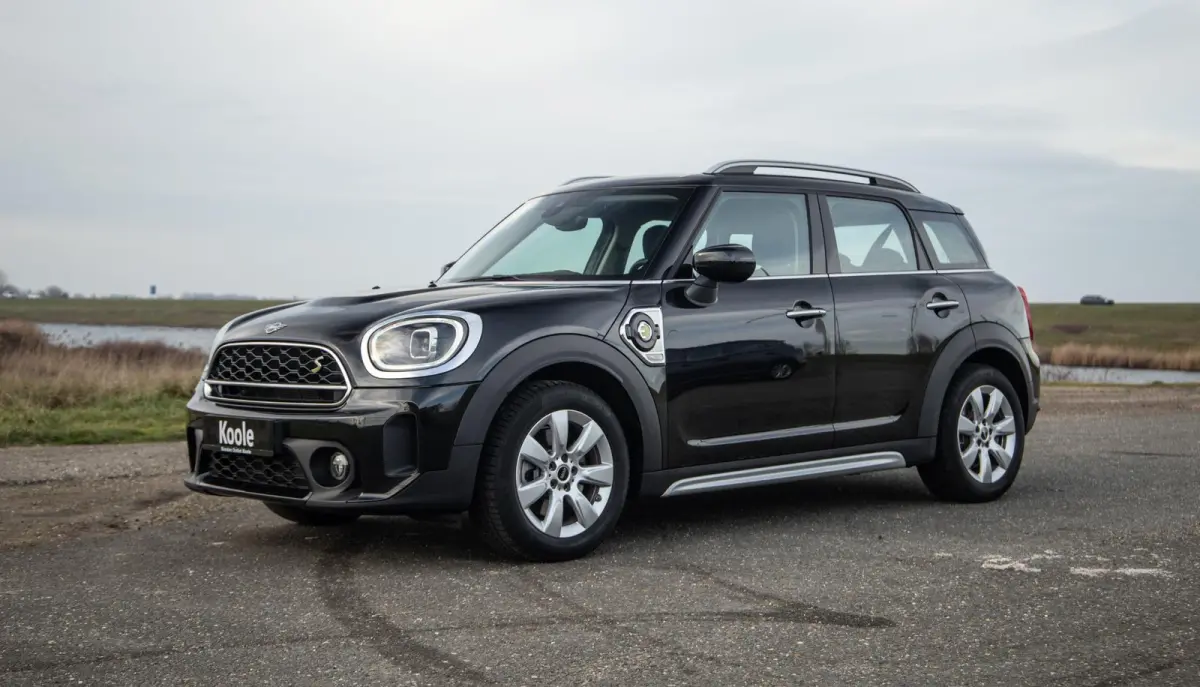 1.5 Cooper ALL4 Essential CAMERA / NAVI / CARPLAY / AIRCO / ZWART / STOELVERWARMING