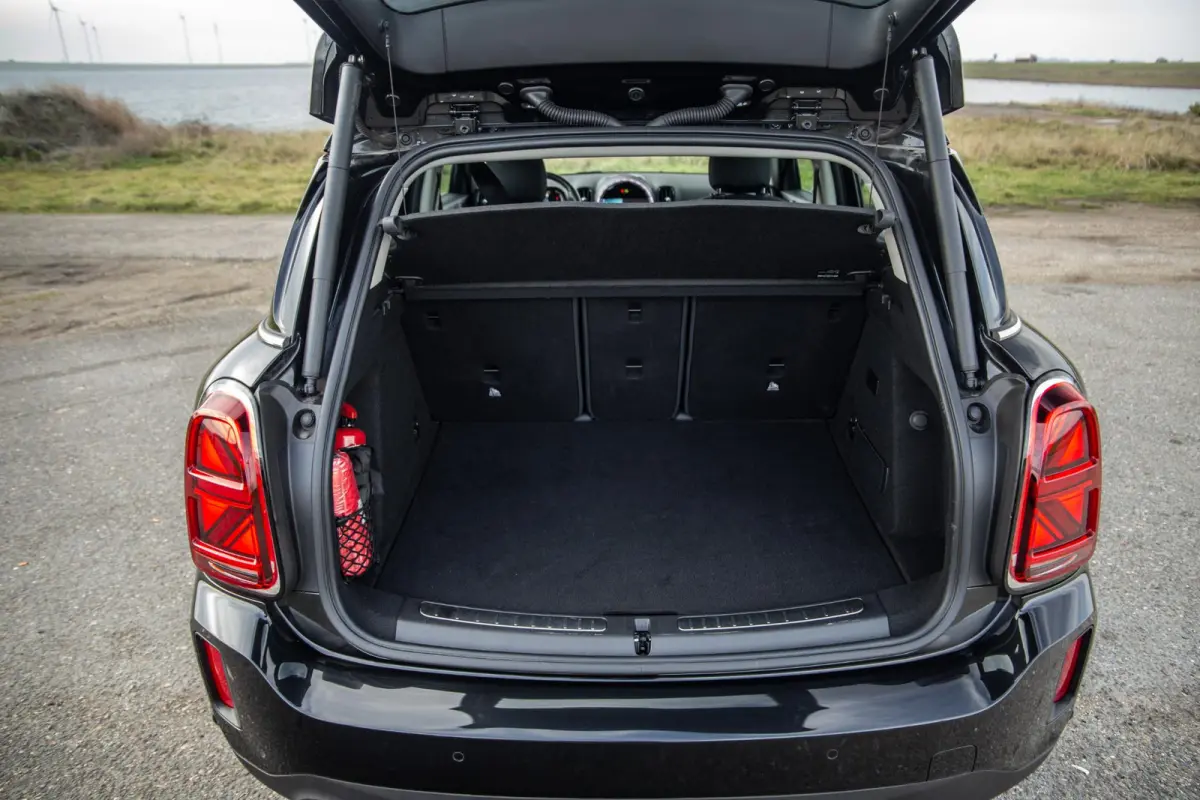 1.5 Cooper ALL4 Essential CAMERA / NAVI / CARPLAY / AIRCO / ZWART / STOELVERWARMING