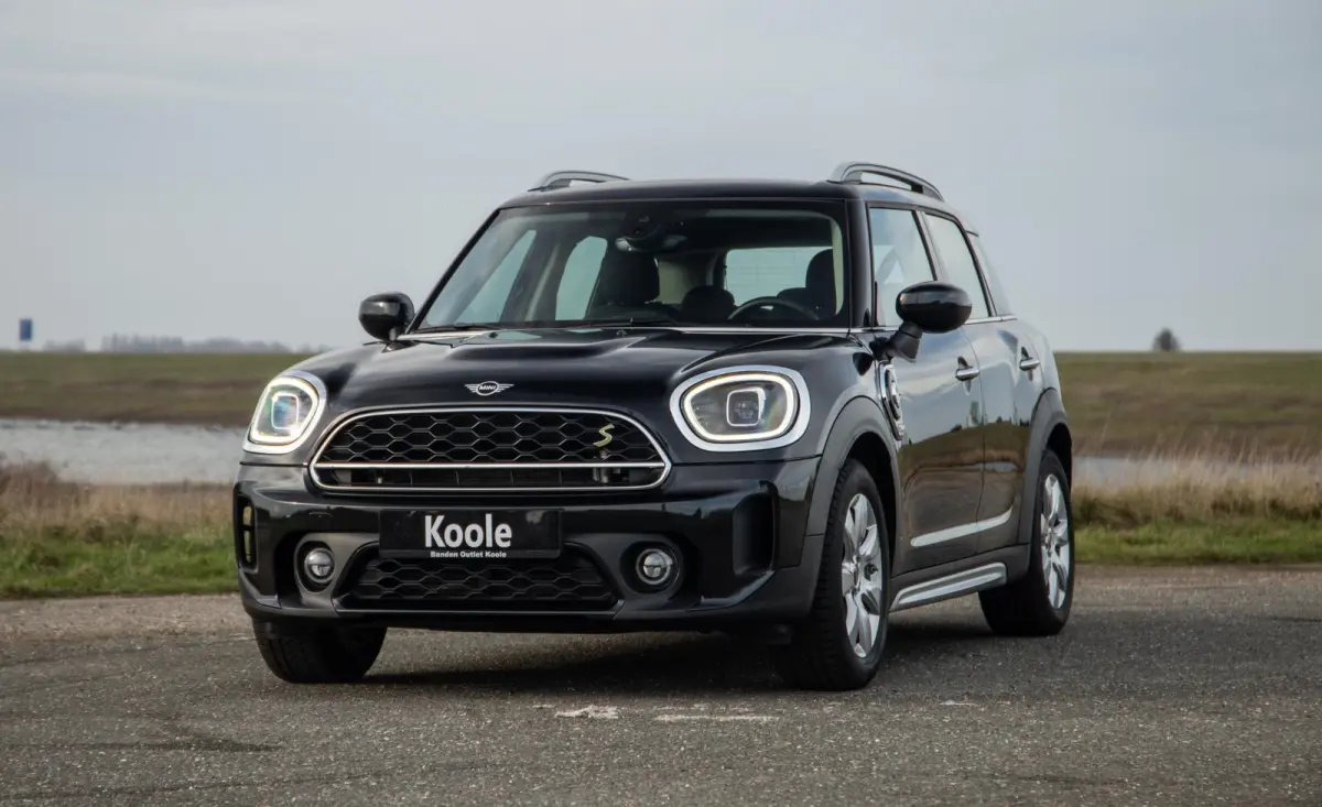 1.5 Cooper ALL4 Essential CAMERA / NAVI / CARPLAY / AIRCO / ZWART / STOELVERWARMING