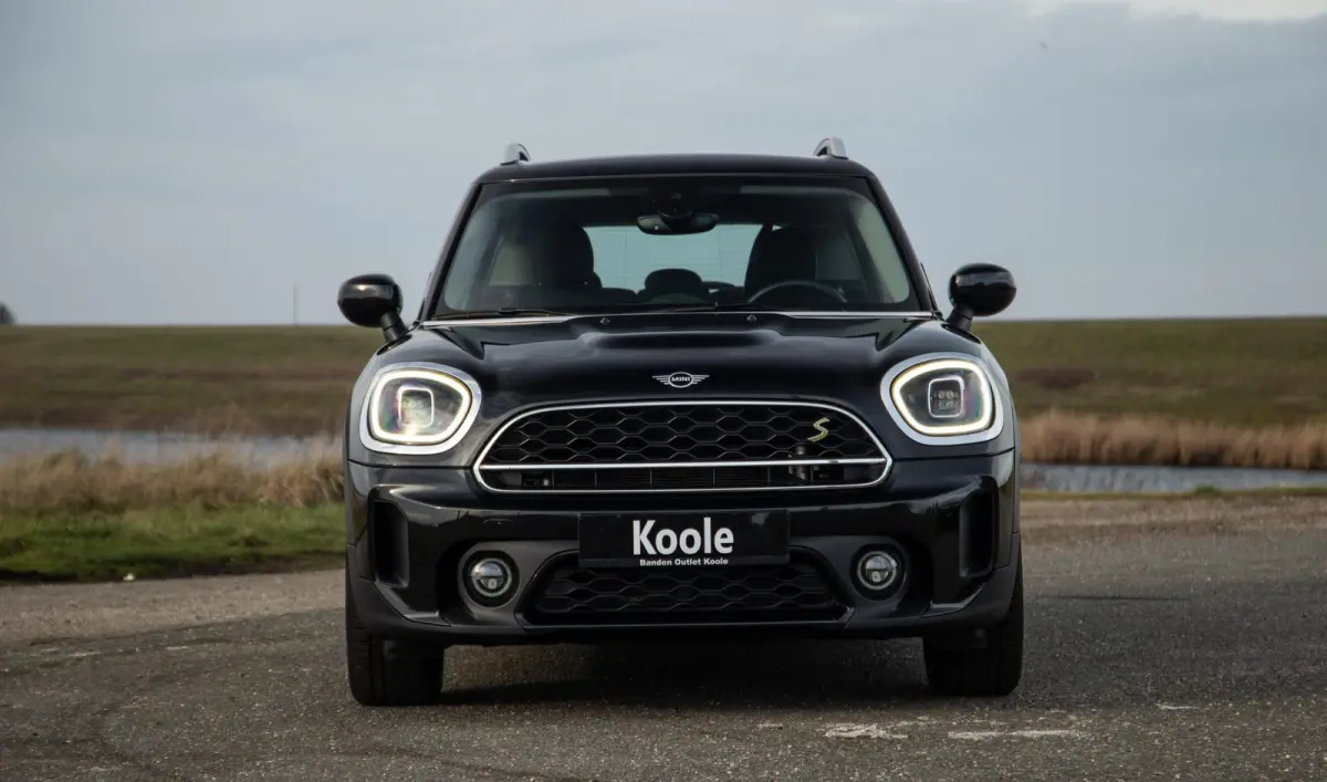 1.5 Cooper ALL4 Essential CAMERA / NAVI / CARPLAY / AIRCO / ZWART / STOELVERWARMING