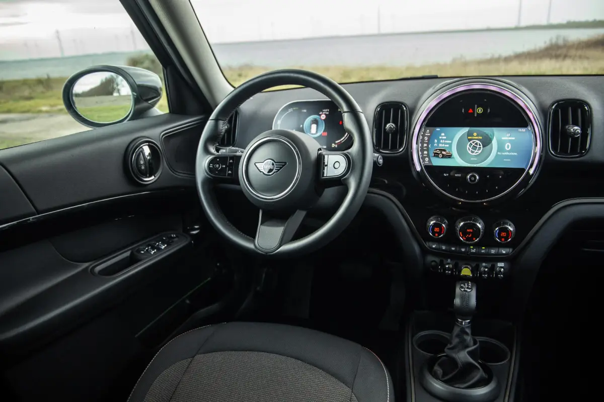 1.5 Cooper ALL4 Essential CAMERA / NAVI / CARPLAY / AIRCO / ZWART / STOELVERWARMING