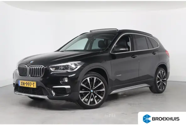 sDrive18i High Executive | Panorama dak | Head-Up | Trekhaak | Sportstoelen | Stoelverwamring | Dealer onderhouden! | Elektrische kofferklep | Leder