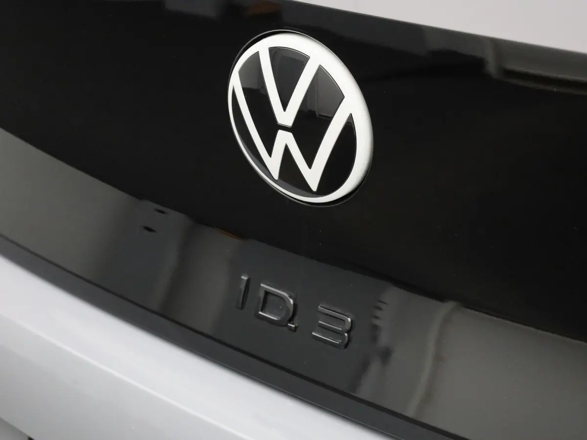 Pro Limited Edition 59 kWh 204 PK| Origneel Nederlands | 1e Eigenaar | Navigatie | 20 Inch Velgen | Stoelverwarming | Stuurwielverwarming | Sfeerverlichting | Variabele Laadbodem