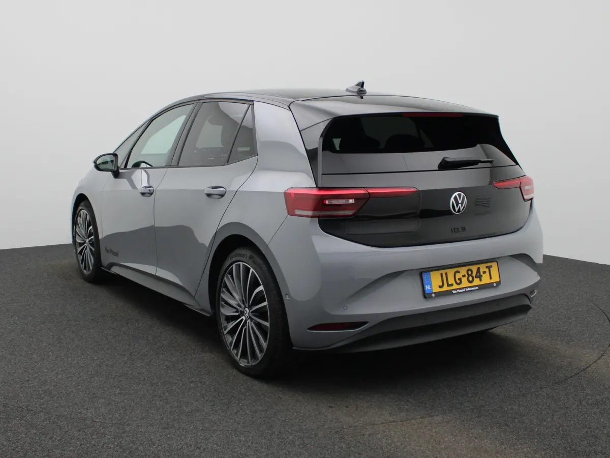 Pro Limited Edition 59 kWh 204 PK| Origneel Nederlands | 1e Eigenaar | Navigatie | 20 Inch Velgen | Stoelverwarming | Stuurwielverwarming | Sfeerverlichting | Variabele Laadbodem