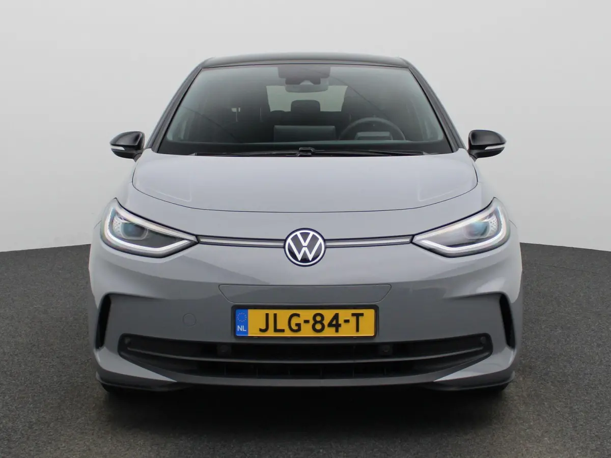 Pro Limited Edition 59 kWh 204 PK| Origneel Nederlands | 1e Eigenaar | Navigatie | 20 Inch Velgen | Stoelverwarming | Stuurwielverwarming | Sfeerverlichting | Variabele Laadbodem