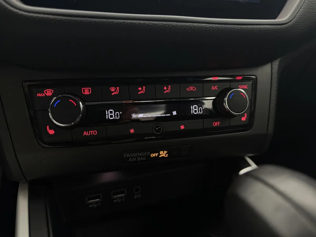 1.0 TSI FR Achteruitrijcamera | Cruise | Full Link | Draadloos opladen