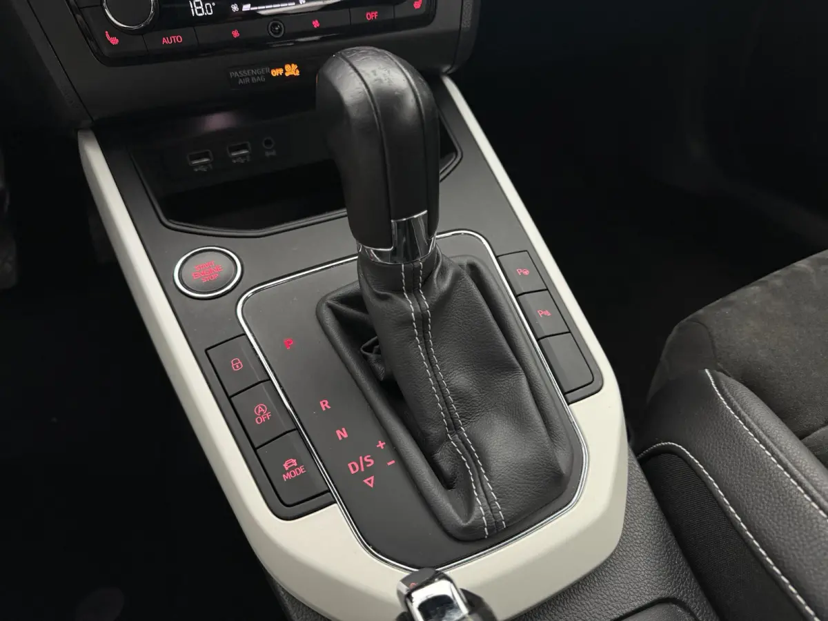 1.0 TSI FR Achteruitrijcamera | Cruise | Full Link | Draadloos opladen